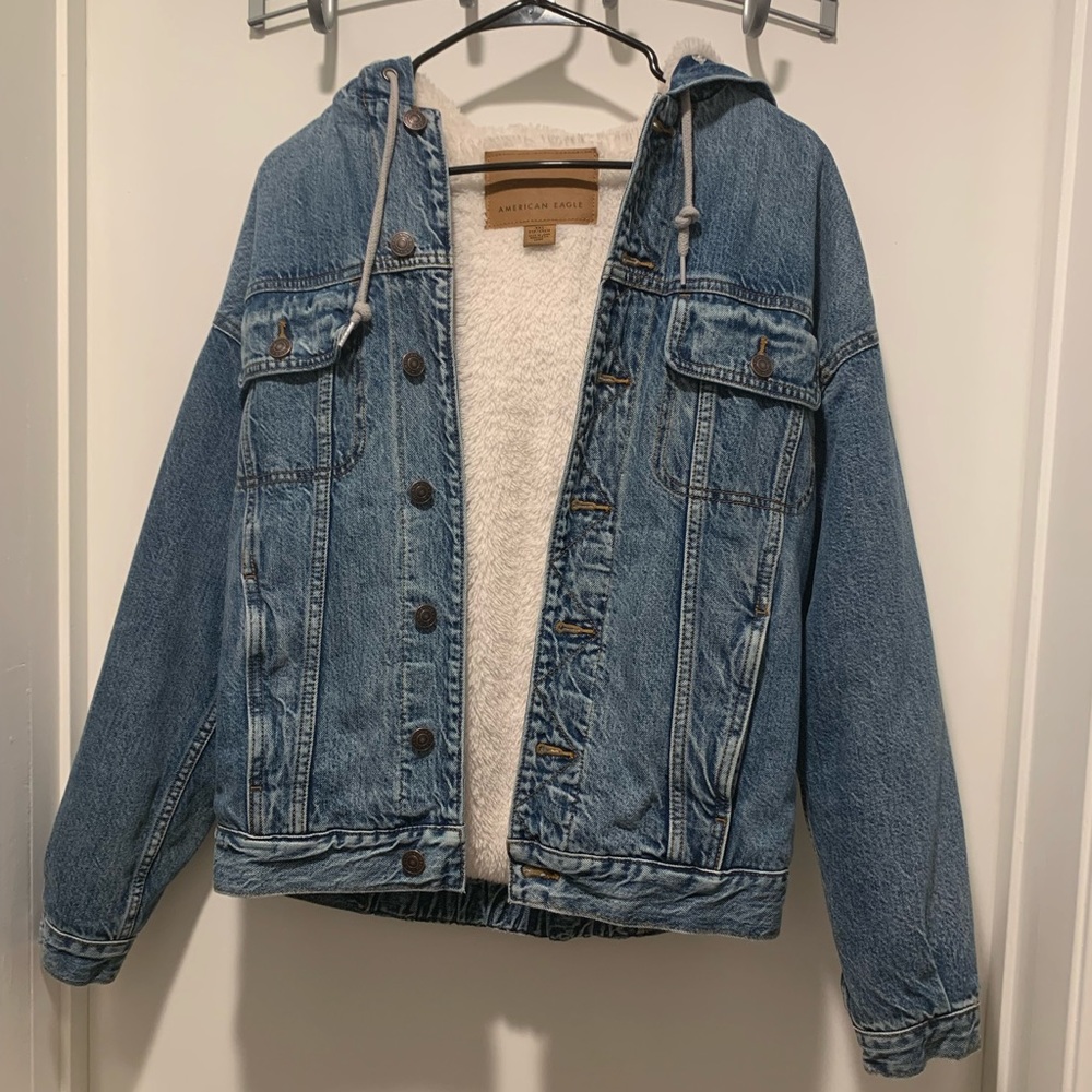 Sherpa lined denim jacket - like new!